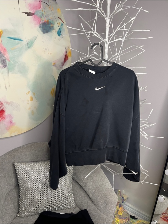 Nike Sweaters - Nike Women’s Black Crewneck Sweatshirt